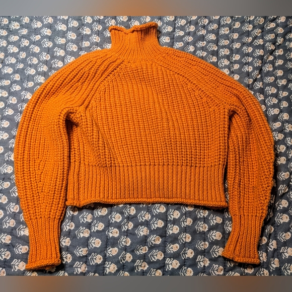 H&M Wool Blend Pumpkin Orange Cropped Turtleneck Sweater sz S - Picture 8 of 8